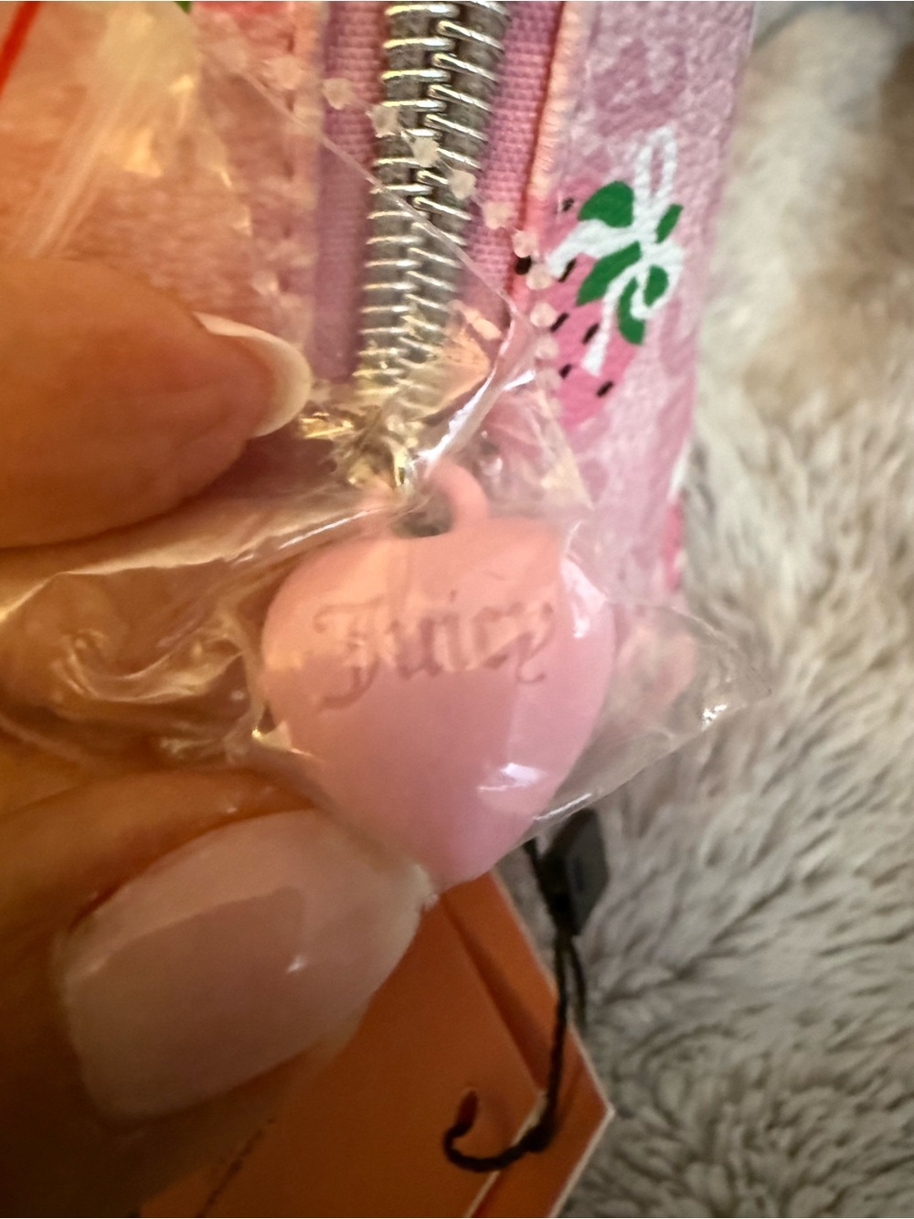 Juicy Couture Pink Strawberry Print Cosmetic Pouch NWT - Picture 10 of 12